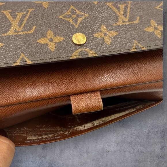 Louis Vuitton Monogram International Wallet - Picture 8 of 12